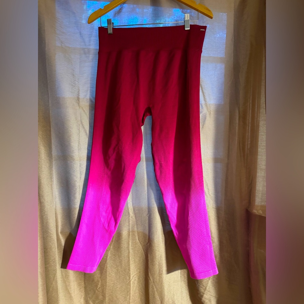 PINK Active Ombré Seamless Ribbed Leggings Red to Pink – Size XL